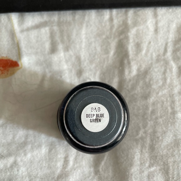 MAC Pigment in Deep Blue Green - Picture 2 of 3